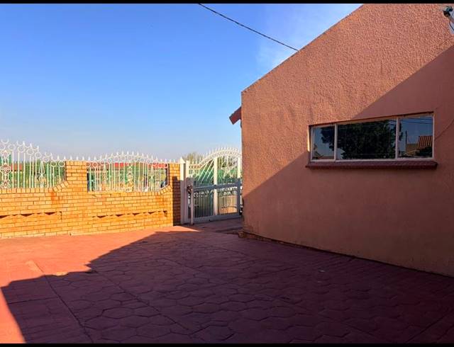3 BEDROOM HOUSE FOR SALE IN SOSHANGUVE WW